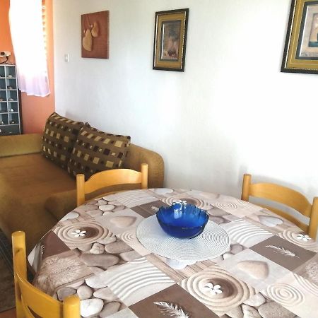 Apartmani Zmiric Примоштен Экстерьер фото