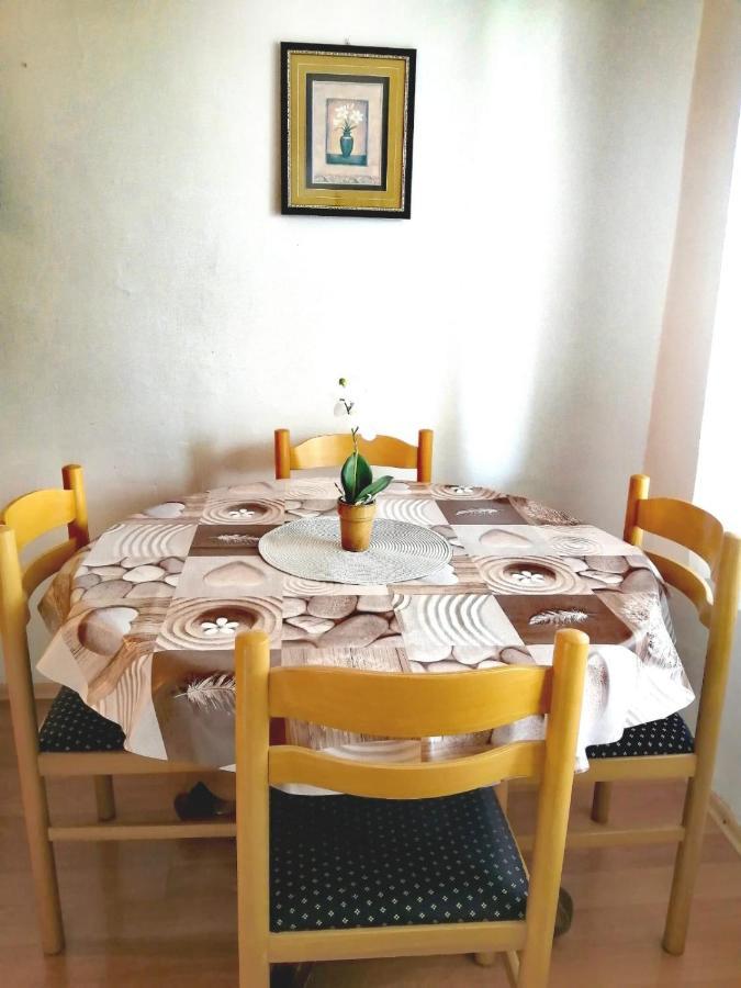 Apartmani Zmiric Примоштен Экстерьер фото