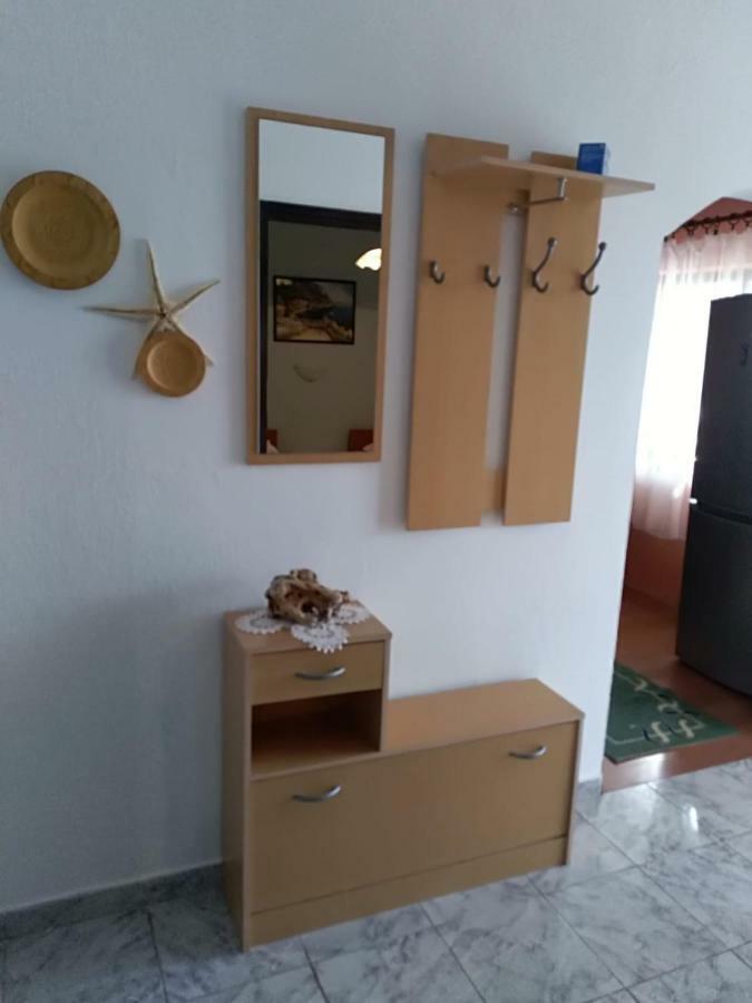 Apartmani Zmiric Примоштен Экстерьер фото